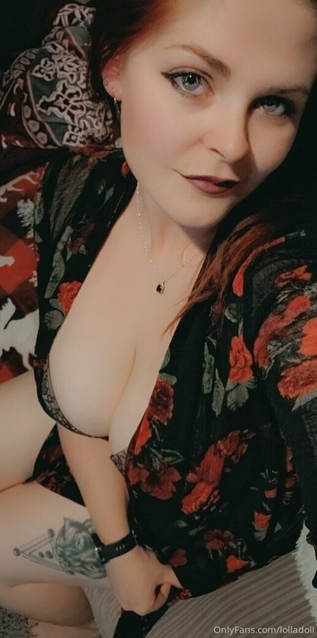 lolladoll model nude picture