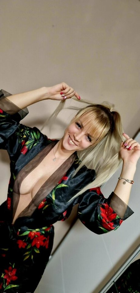 yaraabisch actress pic