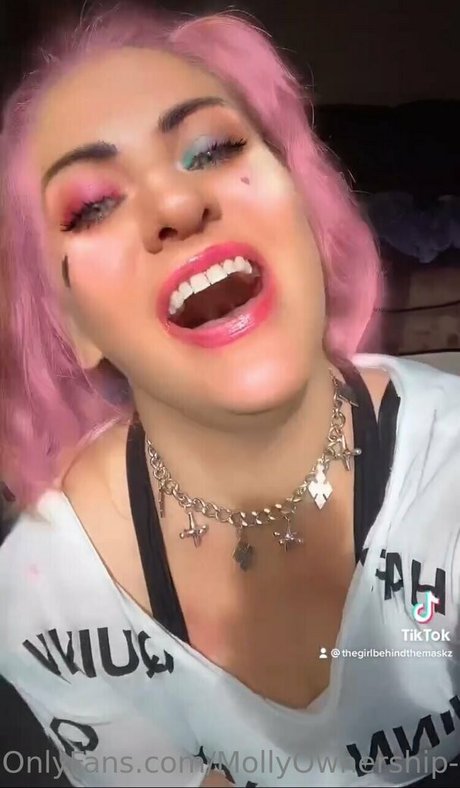 mollyperkoset model image