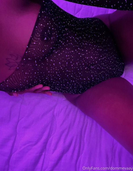 dommevaay nice actress pics