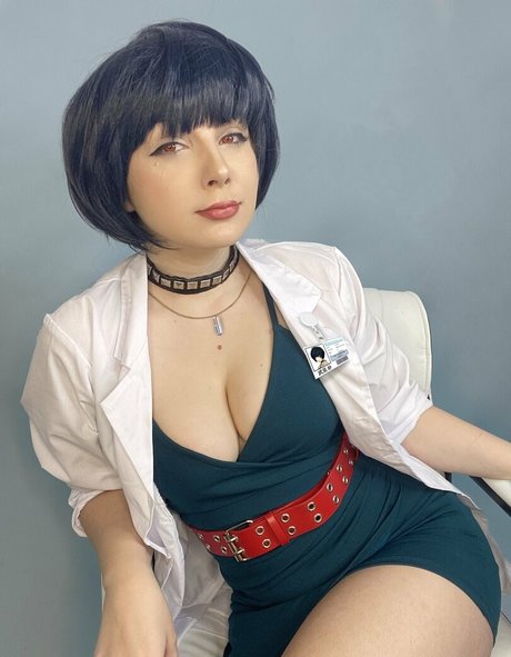 Sarah Fong nude actress photos