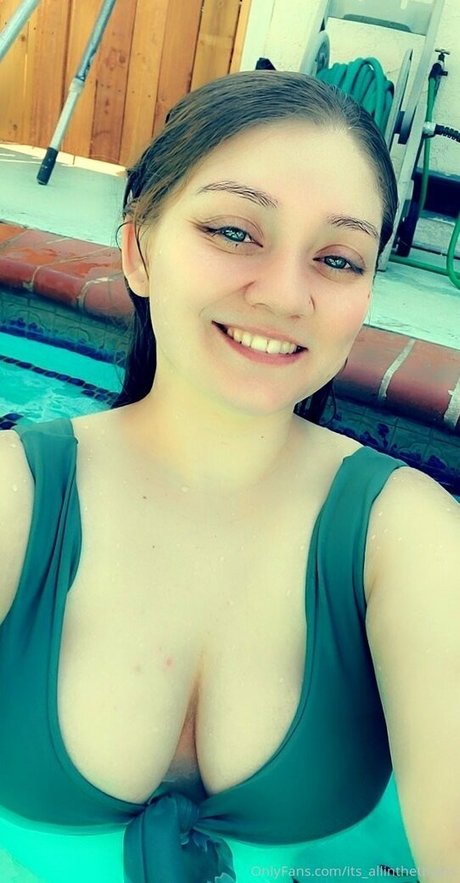 its allinthethighs xxx pornstar image