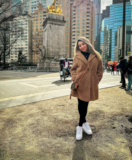 Dale08gc nudes actress image