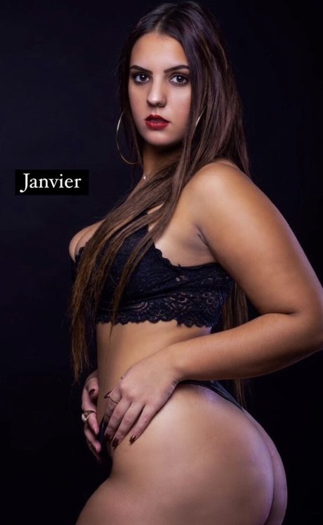 iam elodiebrn naked pornstar img