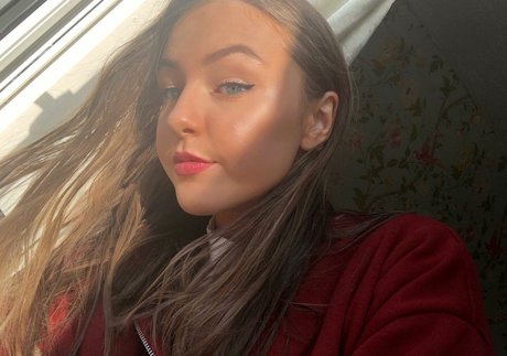 Helayna Birkett hot actress images