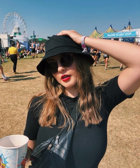 Helayna Birkett xxx actress archive