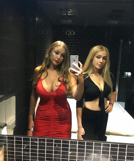 Helayna Birkett model naked photo