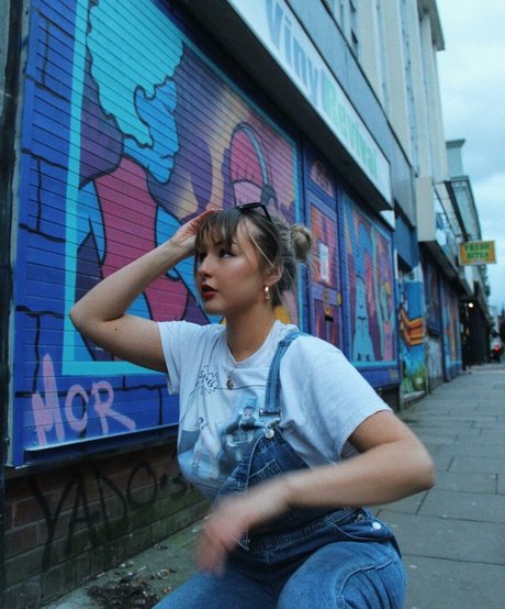 Helayna Birkett pornographic model picture