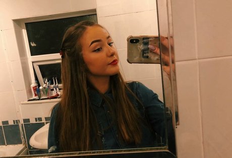 Helayna Birkett xxx model picture