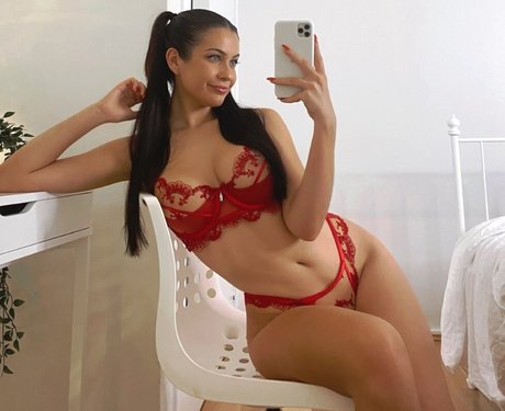 hellolana hot star pics