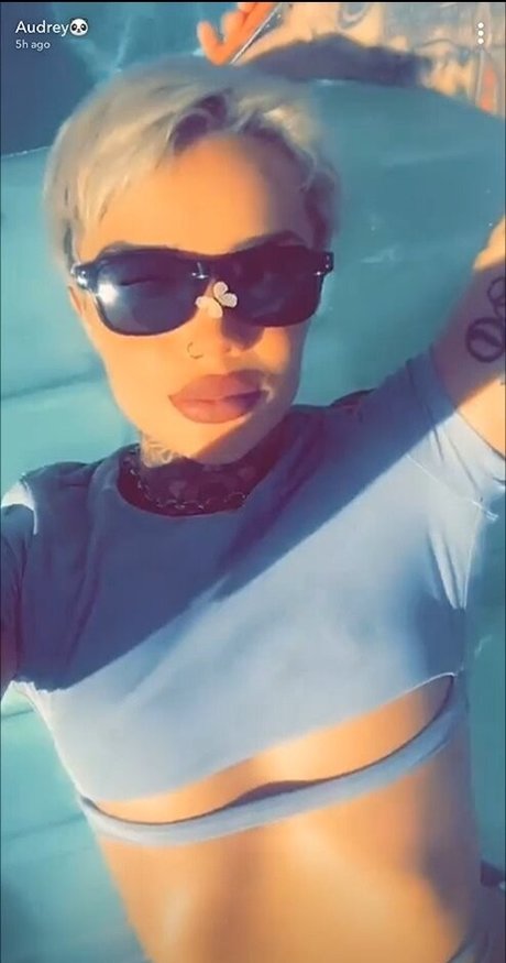 Kris Karson sexy actress pic