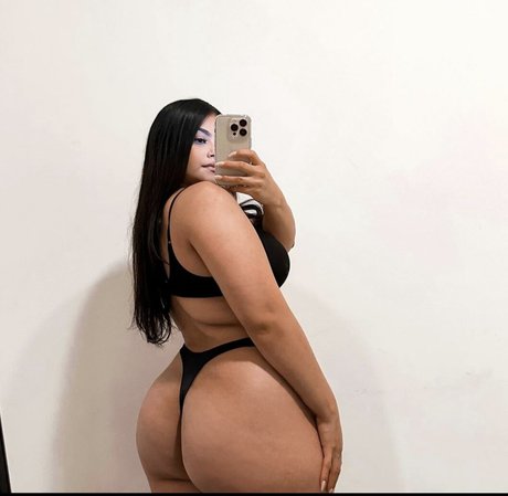 _isabelxx pornographic star pic