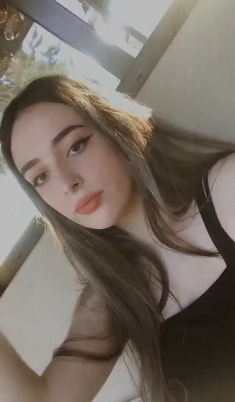 Sarah White pornstar art pics