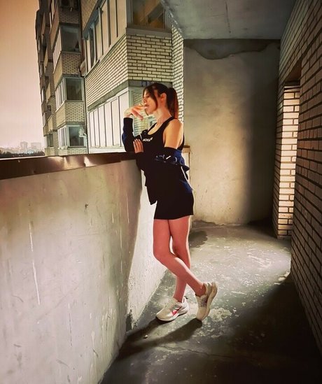 Foxyirene sex model photos