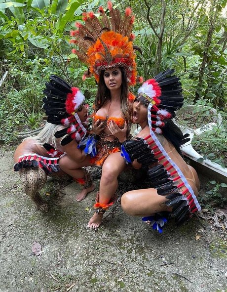 Elizabth Goes star hot pics