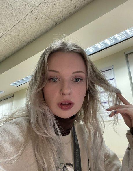 Goblin Shoes model sexy img