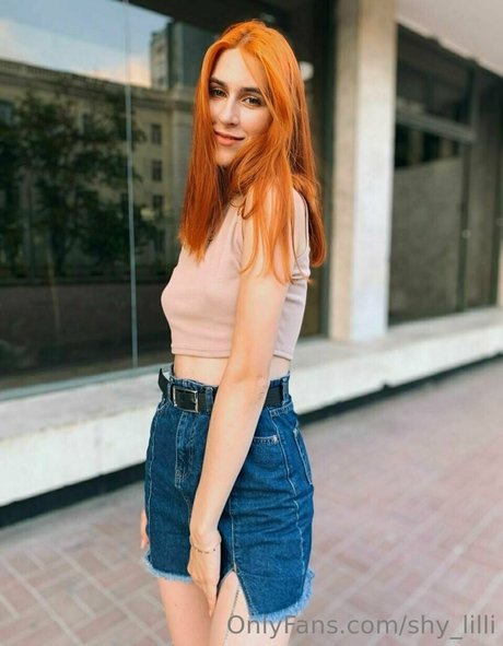 shy lilli sexy model pics