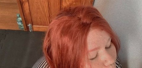 Isabela Isaadolas sexy star gallery