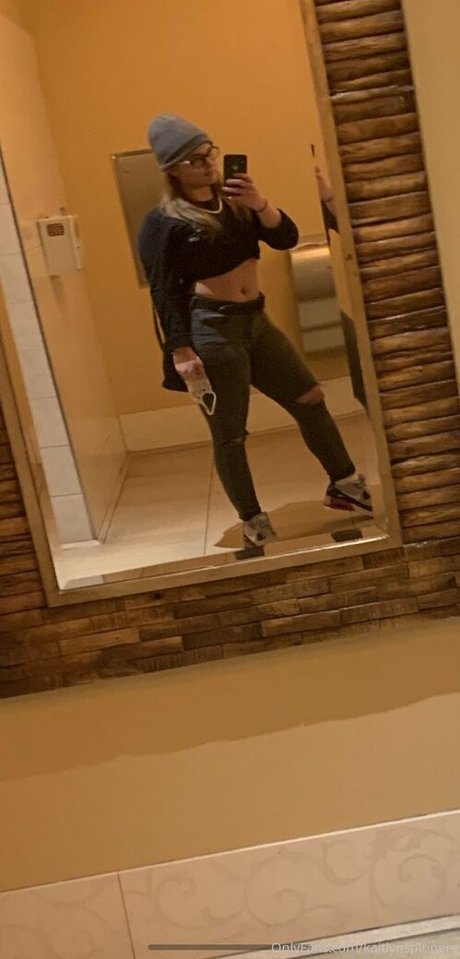 trophygirlfriendk erotic star picture