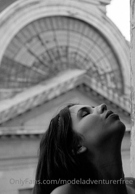 modeladventurerfree exclusive model picture