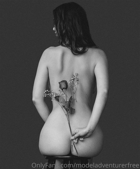 modeladventurerfree beautiful star pictures