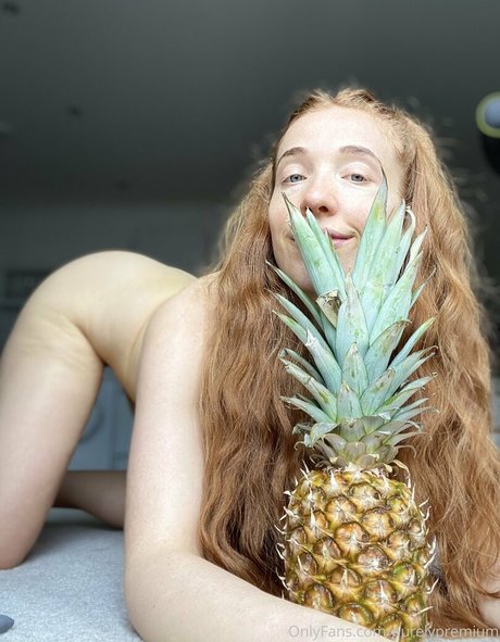 purelypremium model erotic pics