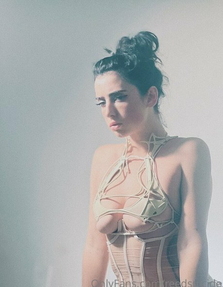 Reedsuicide xxx model img