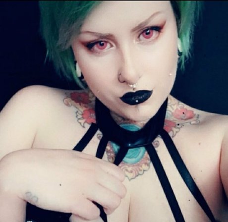 evapilotravyn free model sex image