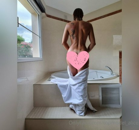 Model Alice star exclusive images