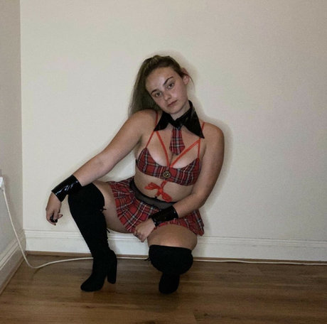 Tiffany Kelly model perfect image