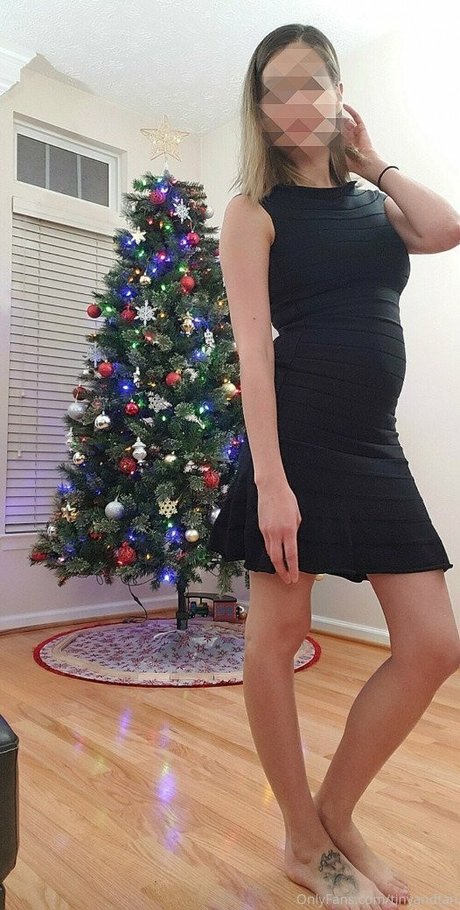 Tiny And Tan pornstar top photo