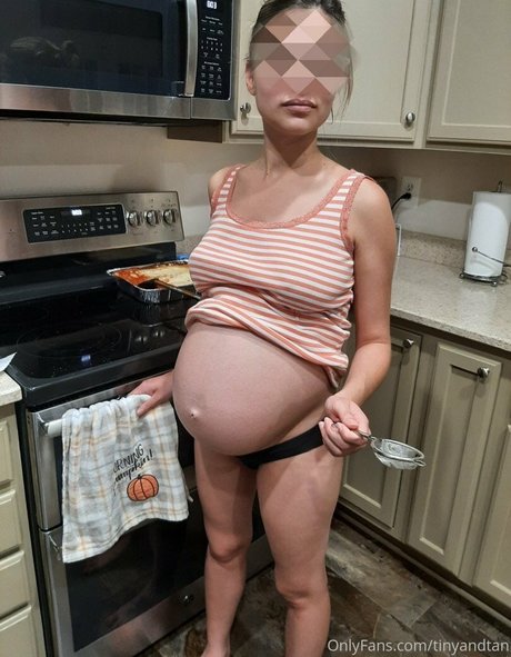 Tiny And Tan model pretty img