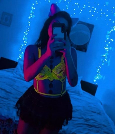 l un aa nudes actress galleries