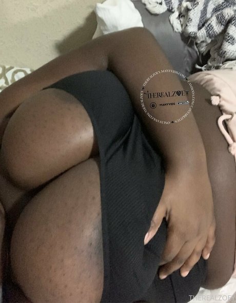 therealzoey art model photo