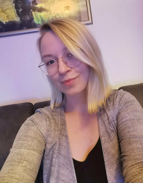 aimufreelia high quality actress galleries