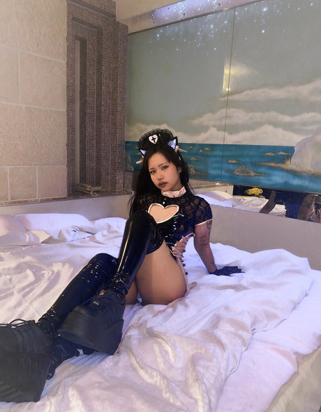 yacchi star erotic images