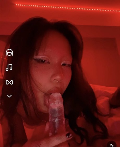 yacchi hot model pic