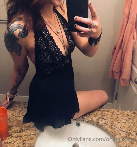 oneleglover nice model image