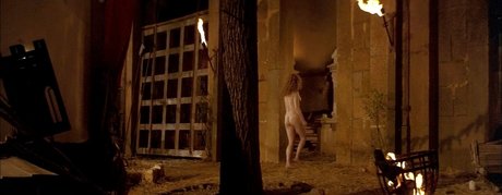 Jennifer Jason Leigh model hot picture