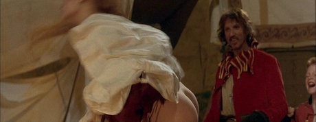 Jennifer Jason Leigh erotic actress image