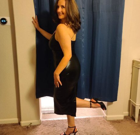 Mrs Bella Curves pornstar hd pics