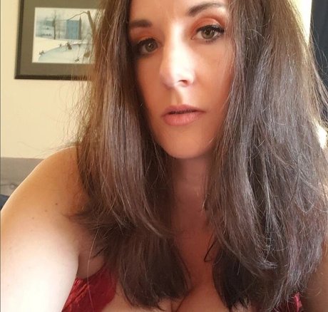 Mrs Bella Curves star nice pictures