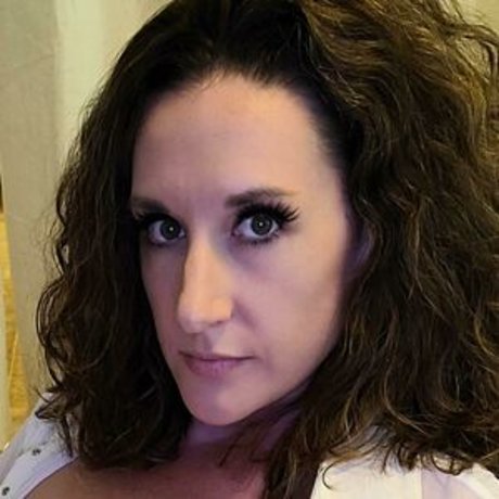 Mrs Bella Curves model erotic galleries