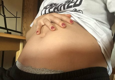 Lilly Brown beautiful star img