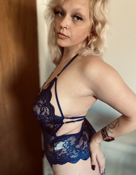 savage babe pornstar adult pic