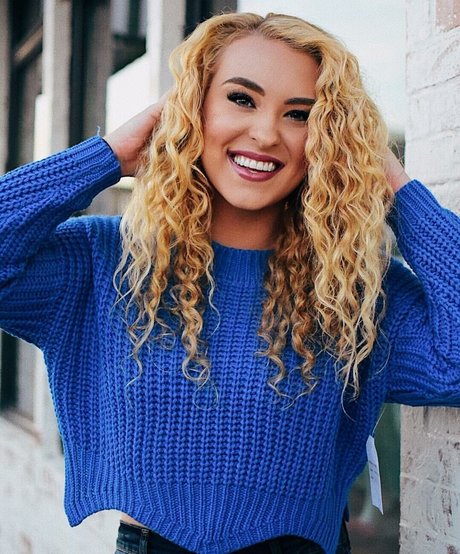 Caroline Wall pornstar sexy gallery