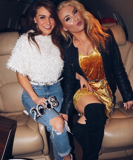 Caroline Wall pornstar adult gallery