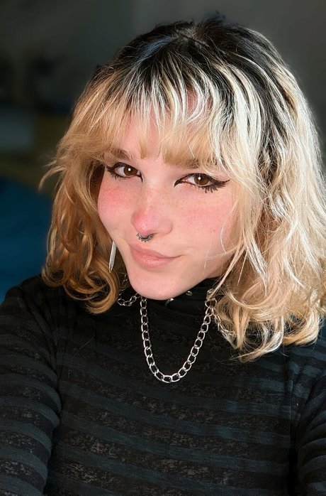 NeriiLune beautiful pornstar pictures