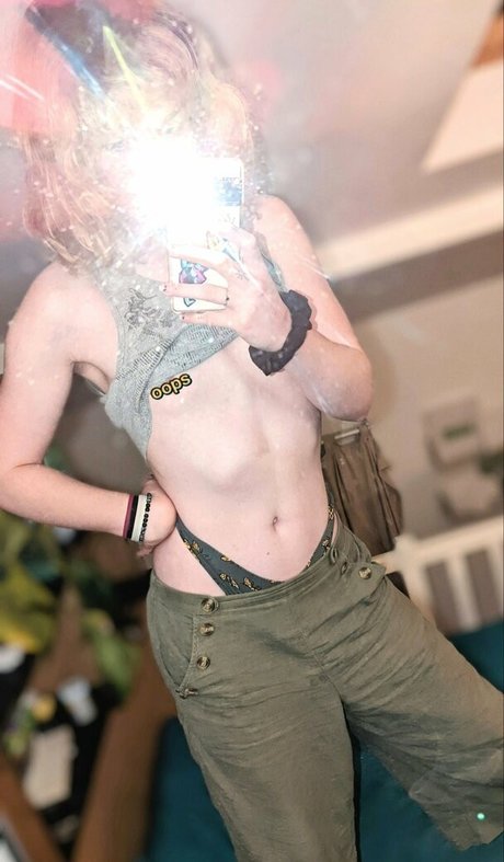 NeriiLune pornstar erotic photos