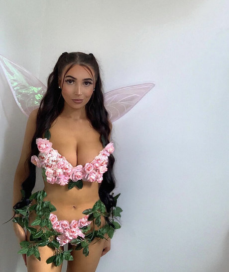 Charlotte Smith model pretty gallery